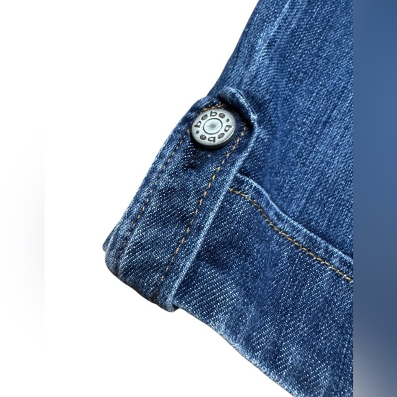 Bebe Vintage Denim Bermuda Shorts Size 26 Decorative Buttons Sailor Pant Y2K - Picture 4 of 12